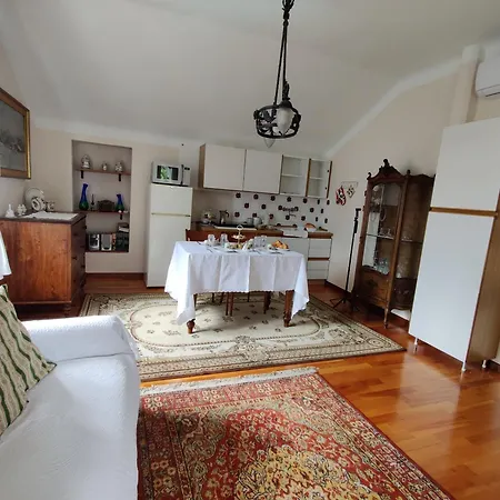 Laura Bed & Breakfast *